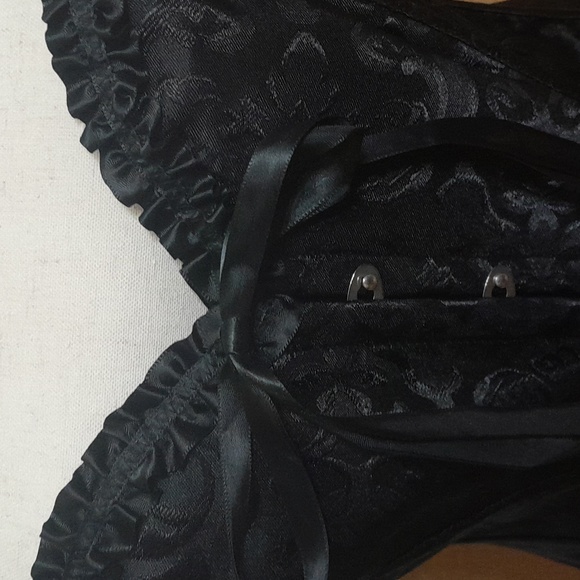 Black ruffled top jacquard corset - Picture 2 of 3